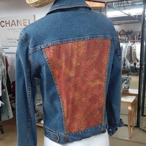 ONE OF A KIND Jean Jacket By Den M - Picture 5 of 14